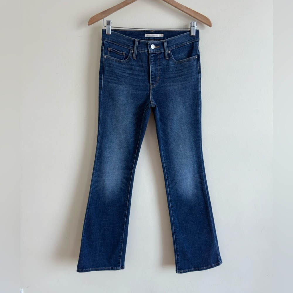 Levi’s 315 Shaping Bootcut Stretch Blue Jeans Sz 26